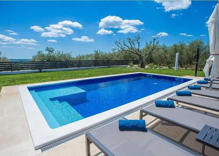 Nikolas By Aneo Travel Kaštelir