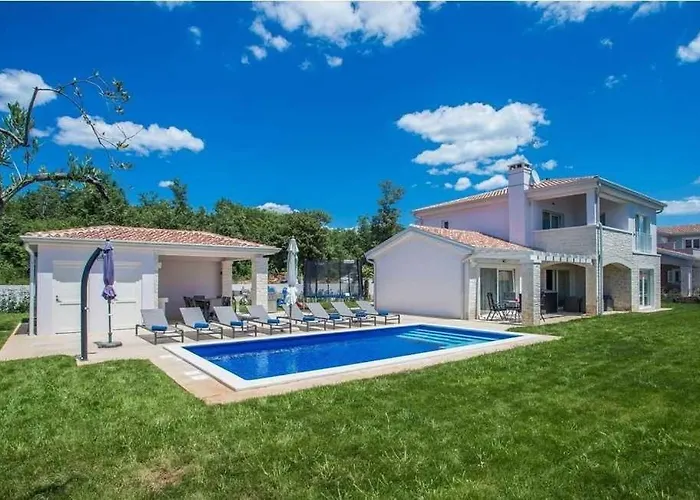 Nikolas By Aneo Travel *