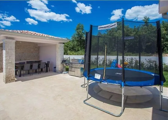 Nikolas By Aneo Travel