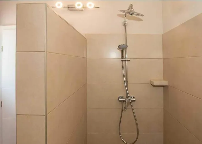 Nikolas By Aneo Travel *