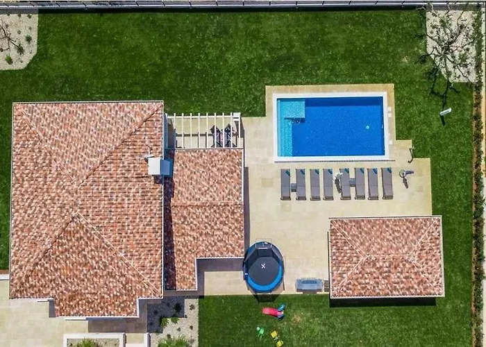Nikolas By Aneo Travel * Kaštelir